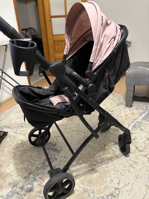 Коляска прогулочная маневренная легкая