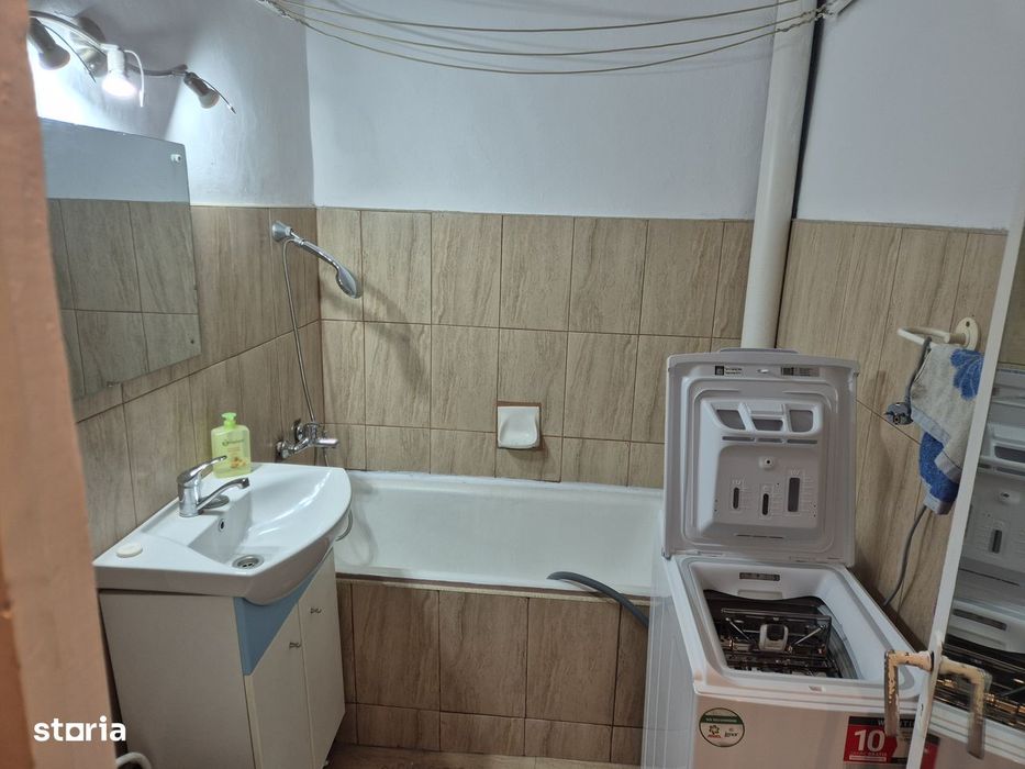 Garsonieră de închiriat, 37mp, balcon, Micalaca