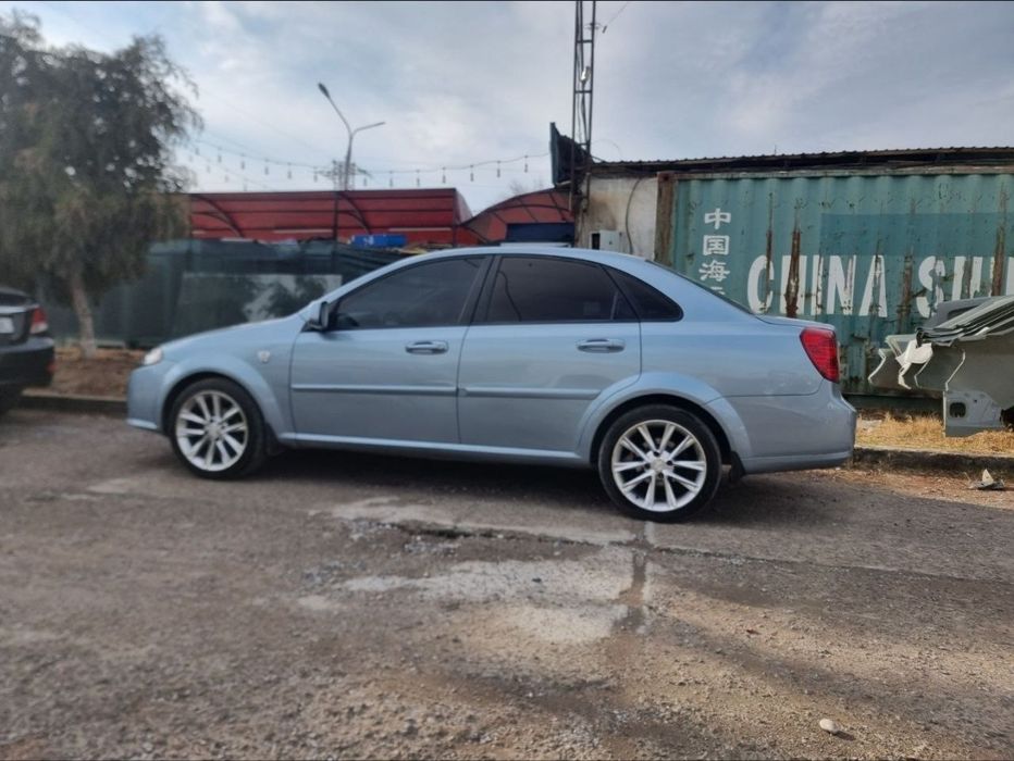 Jentra Lasetti srochna sotiladi 2013 yil