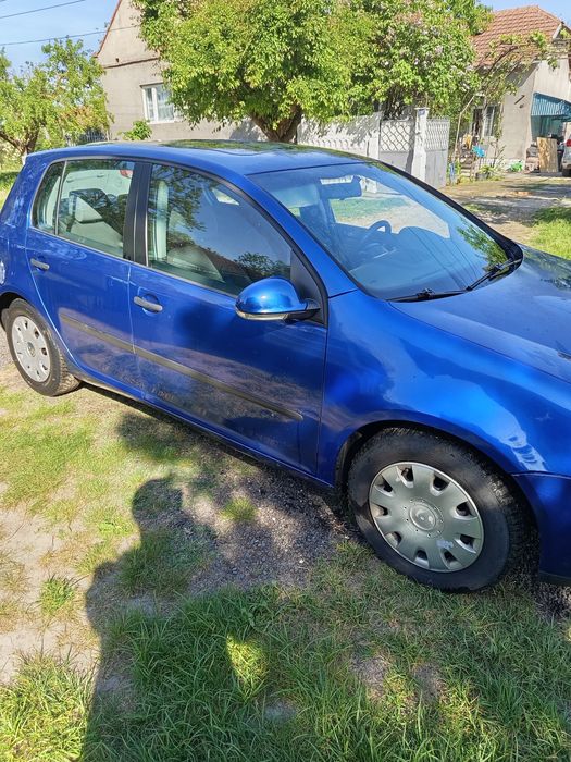 Vând Golf 5 1.9diesel an2005 înmatriculat acte la zi fără filtru de particule stare bună