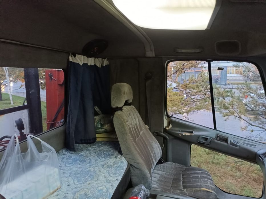 Бортовой манипулятор Mitsubishi Fuso