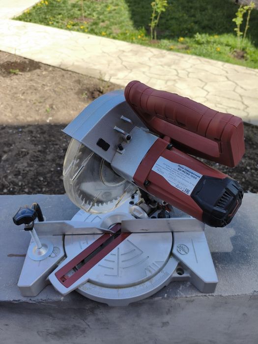 Пила торцовочная. Торцовка. Redverg, 190мм