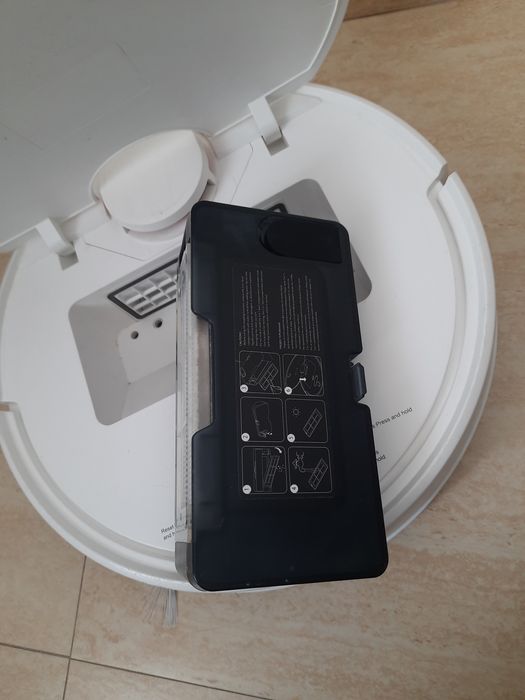 Vând aspirator Xiaomi S10