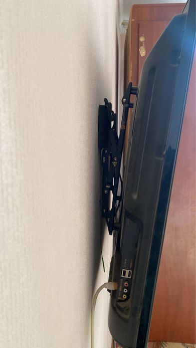 Телевизор LG с креплением