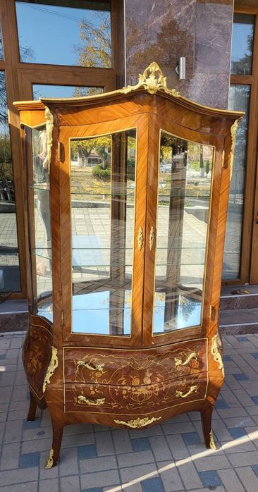 Италианска барокова витрина