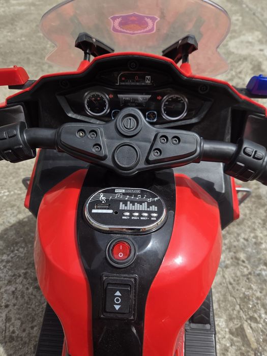Motocicletă electrică de poliție pentru copii, de culoare roșie.
Caracteristici:copii, de culoare roșie.
Carac