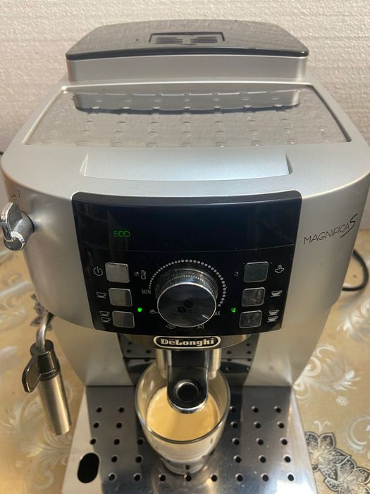 Espresor cafea DeLonghi magnifica S