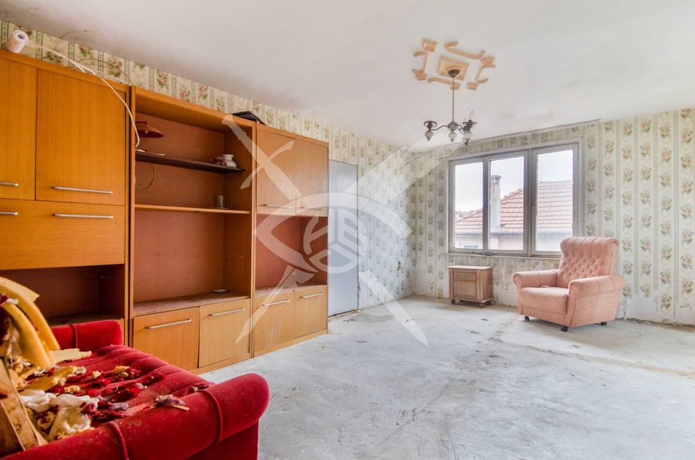 Продава се Етаж от къща в с. Волуяк, Област София-град - 180 кв.м за 889 €/кв.м - Снимка #2