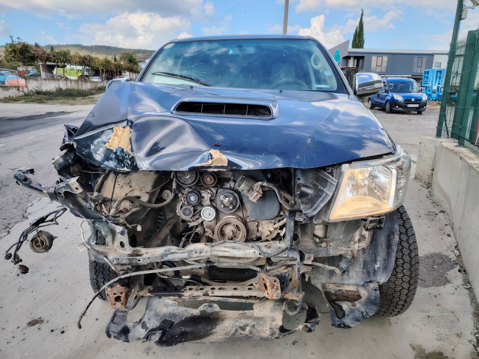 Тойота Хайлукс 3.0д 171 к.с. / Toyota Hilux 3.0d 171 hp НА ЧАСТИ