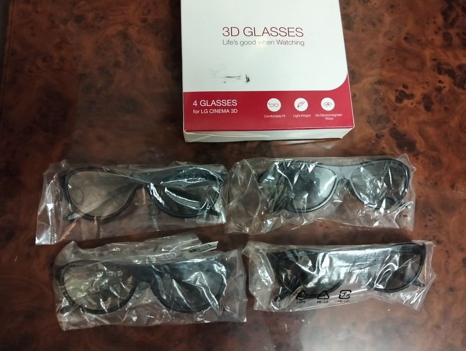 Продам новый набор 3 Д очков