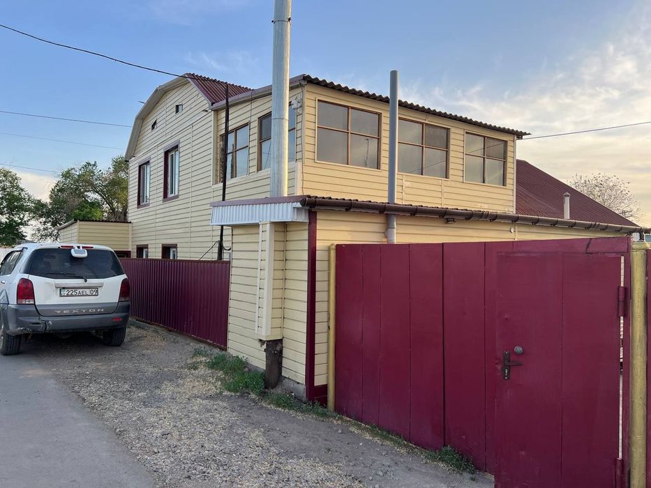 Продаётся 2х этажный 5 комнатный дом Ул. Панфилова 53