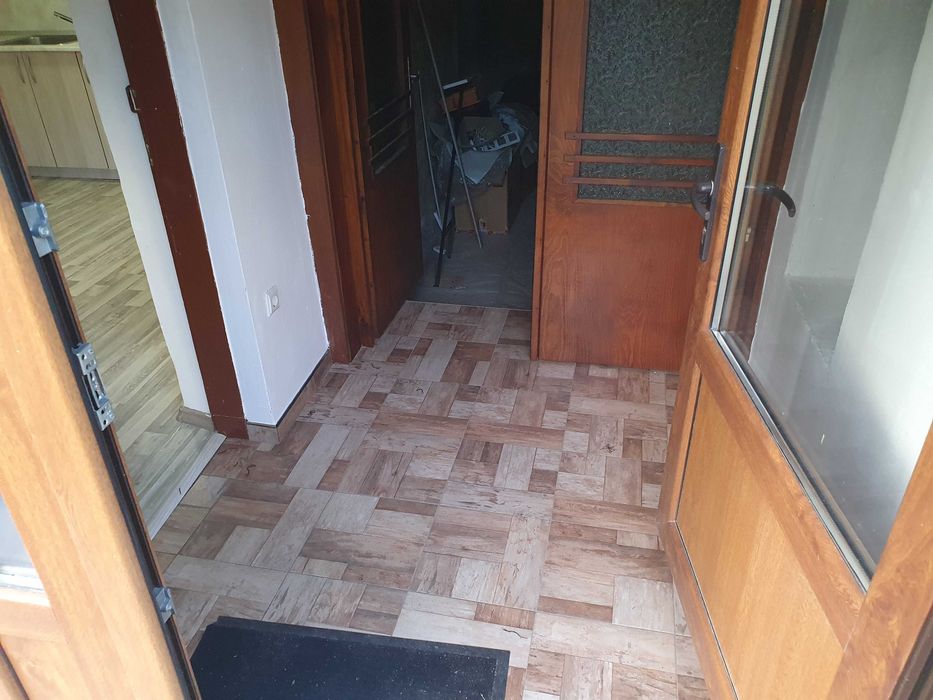 с.Енина самостоятелна къща на 2 етажа, двор 500 кв.м.