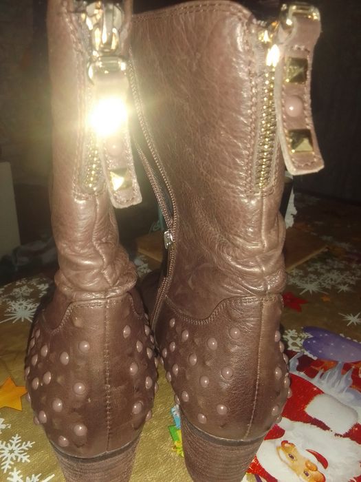 Продам  сапожки  38 размера  демисезонные