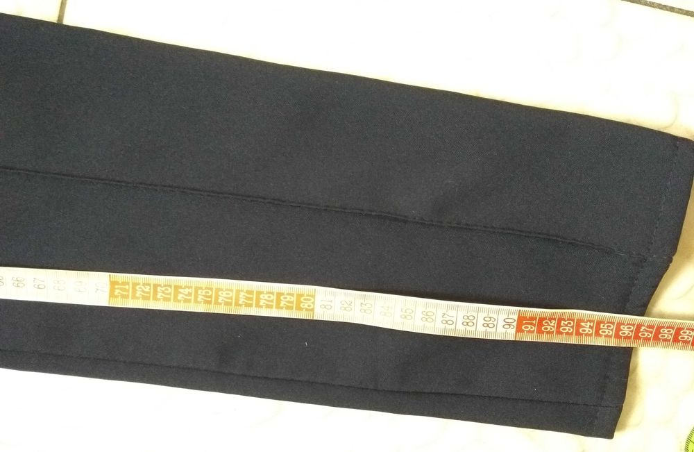 Продам школьные брюки для девочки