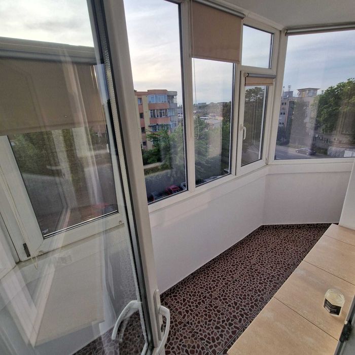 Închiriez garsonieră spațioasă, 30 mp, Craiova – Cartier Rovine, etaj 3