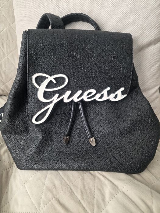 Дамска раница GUESS Резервирана!