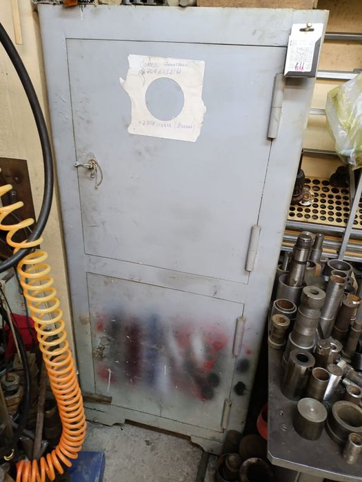 Продам сейф 2 шт