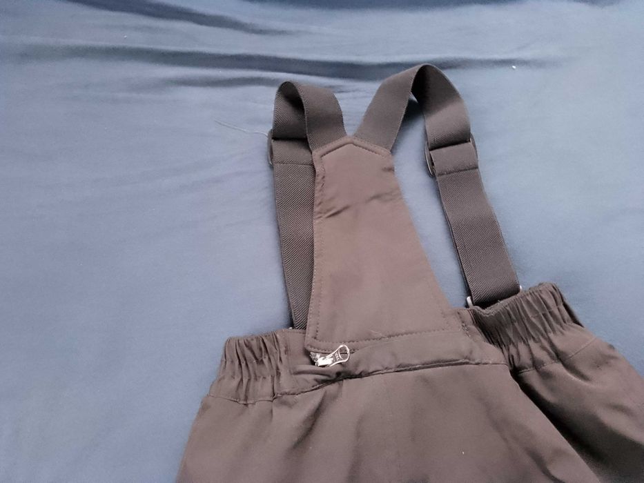 Водо и вятъроустойчив панталон с тиранти