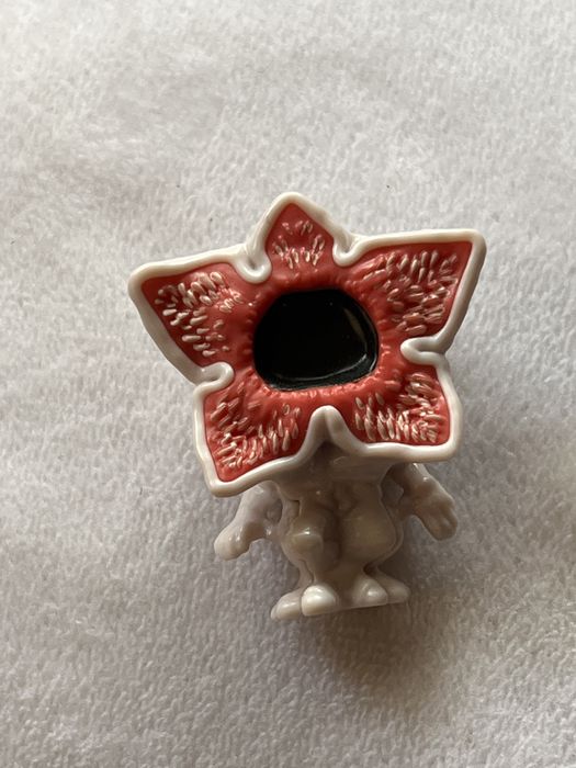Kinder Joy фигурки (stranger things, one piece) и други колекционерски фигурки
