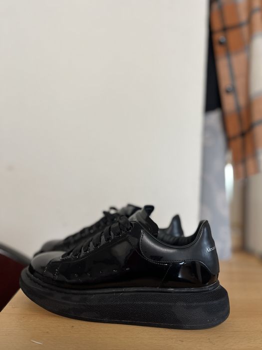 vand adidasi alexander mcqueen