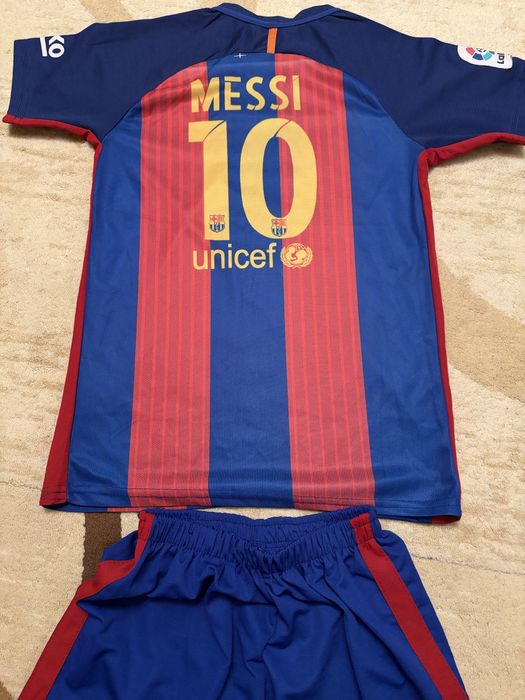Echipament Nike de fotbal pentru copii cu Fc Barcelona sezon 2016/2017