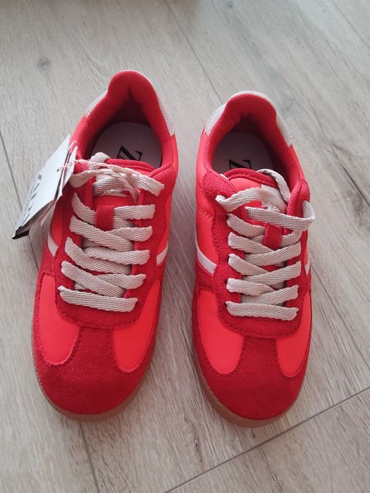 Adidași Zara noi din piele naturala mărimea 32 și 34