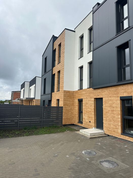 Vand Vila Premium 4 camere direct proprietar