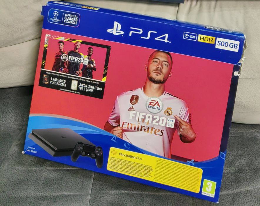 Playstation 4 с игри и джойстици