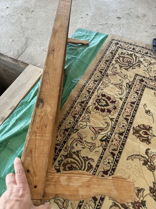 Жер стол сатылады.2штук