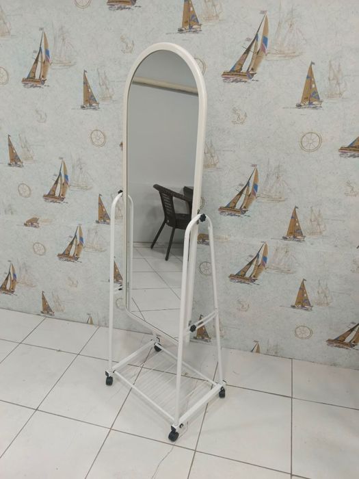 Зеркало напольное