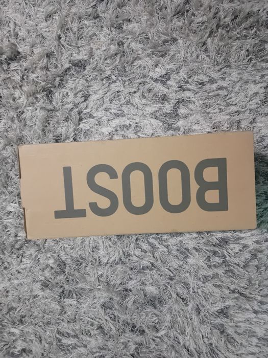Yeezy 350 Carbon Beluga