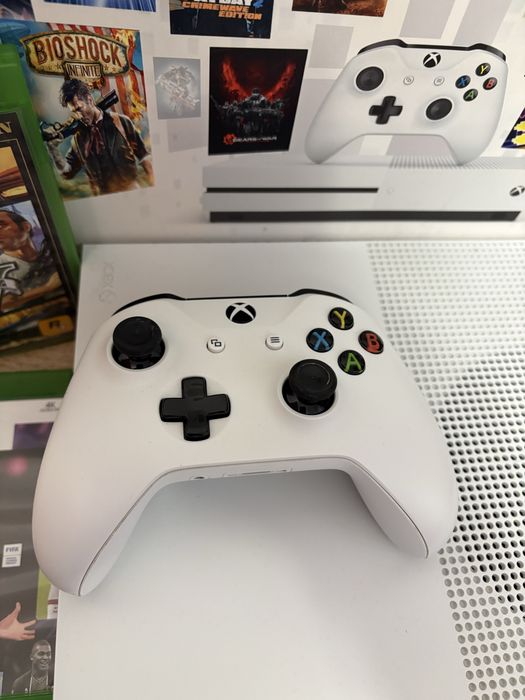 Vand Xbox One S  1 TB+ jocurii
