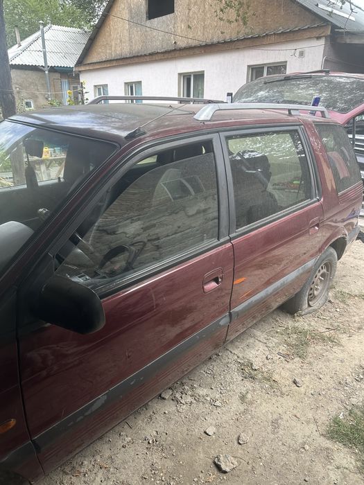Mitsubishi space wagon