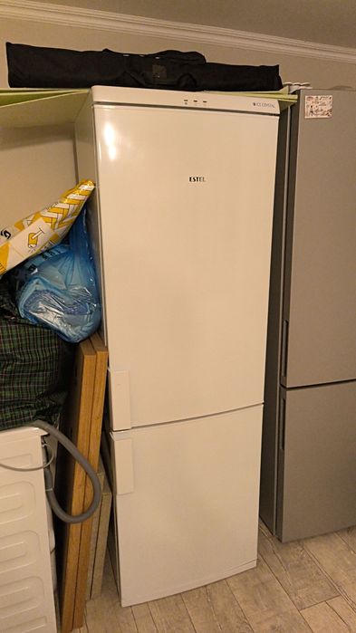 Холодильник белый в хорошем состоянии