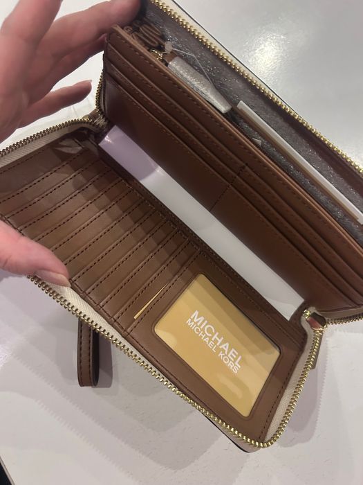 Оригинал новый кошелек, привезен с USA