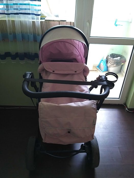 Бебелка количка розова