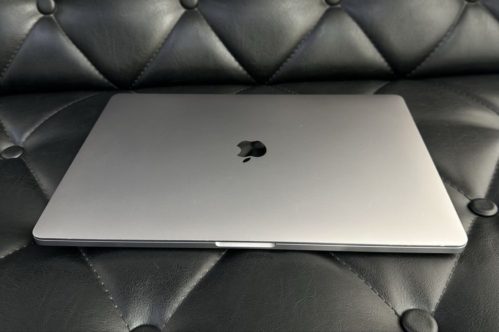 Apple MacBook Pro 2019  i7 16GB/512GB в хорошем состоянии