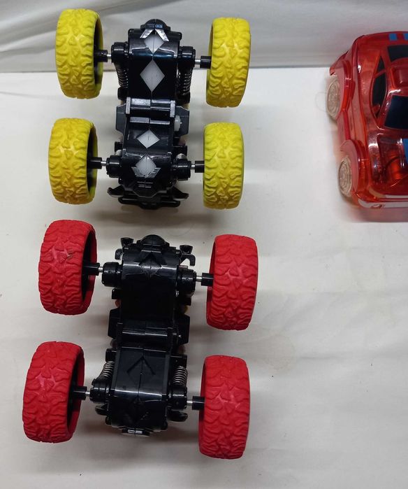 2 masini Off-Road Stunt, graffiti + bonus magic track cu lumini
