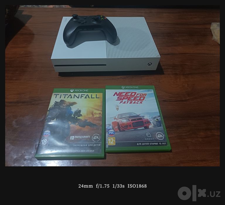 Xbox one s , 1 ta  joystick va 2 ta oyini bilan