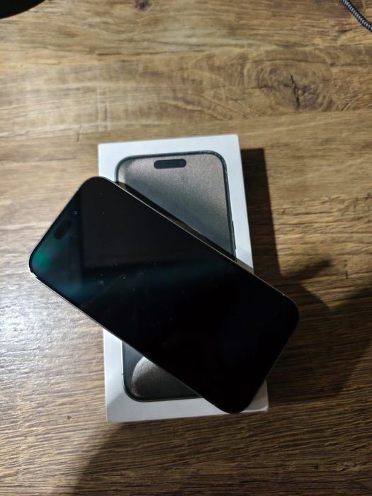 Продам 15про натурал титан