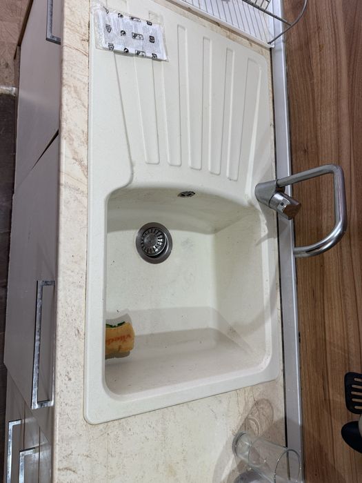 Продавам  разглобена  кухня