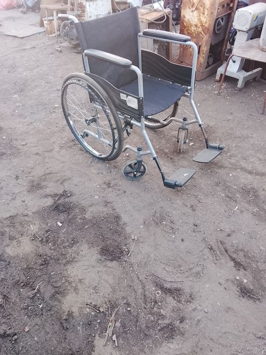 Продаю инвалидную коляску