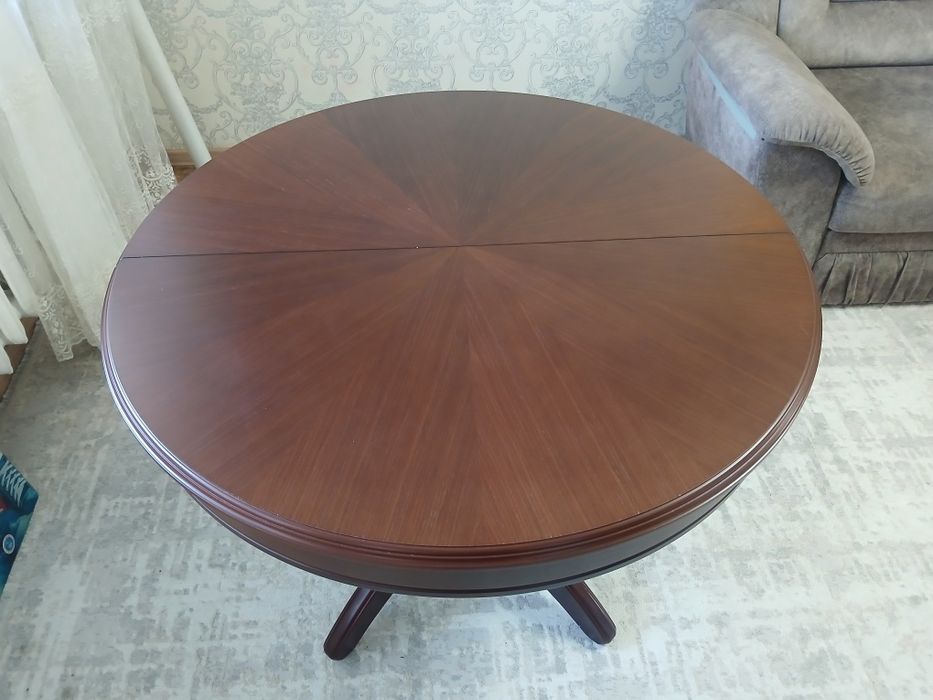 Продам стол в отличном состоянии