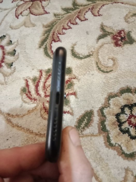 Продам Iphone XR 64gb