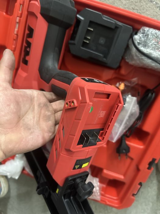 Vând spituri HILTI,SENCO,RN