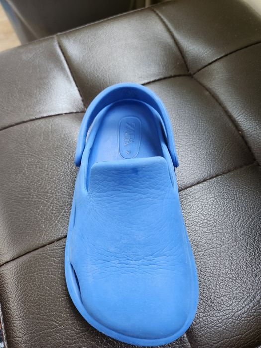 Sandale / saboți cauciucați pt copii, Zara, nr. 26