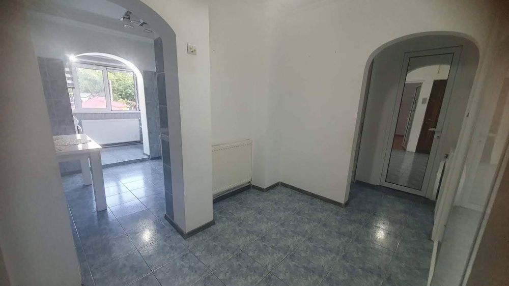 Închiriez Apartament