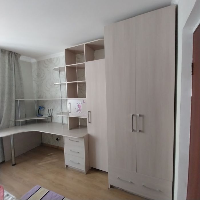 Продам уголок Стол-шкаф