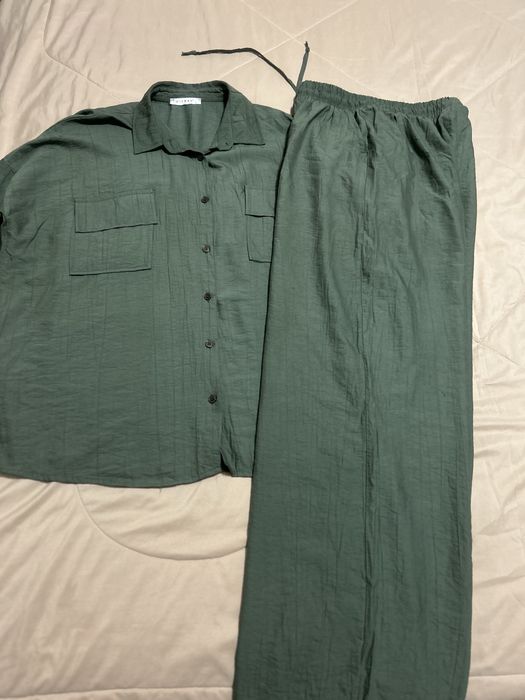 Продается костюм двойка