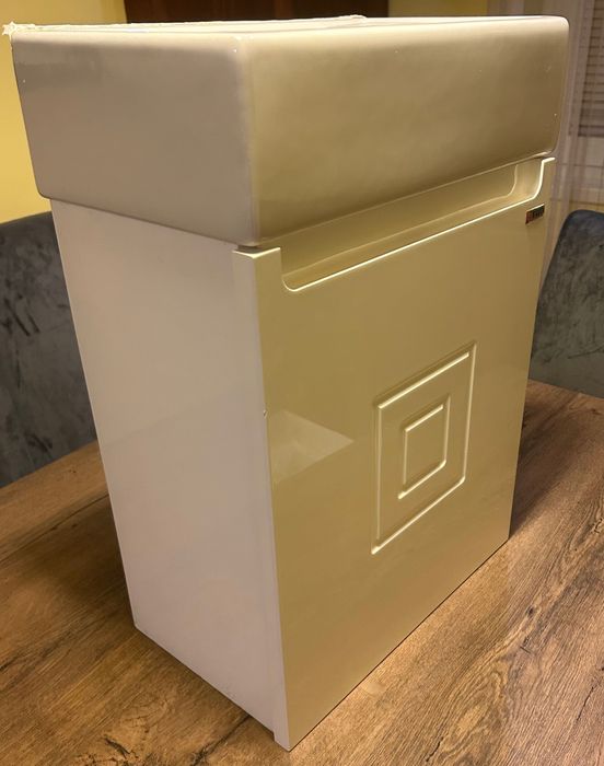 Водоустойчив шкаф за баня с умивалник Висота